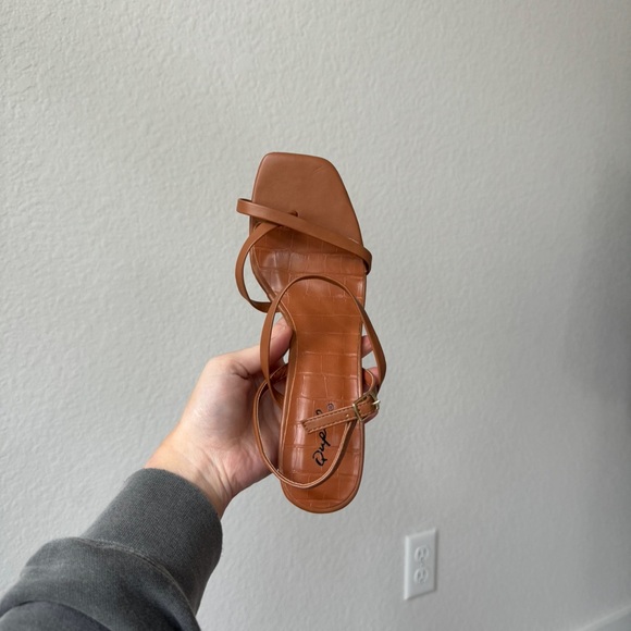 cognac brown strappy heels - Picture 5 of 7